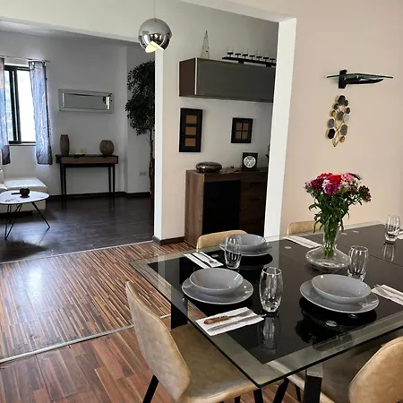 Daire Modern With Large Balcony In Spinola *