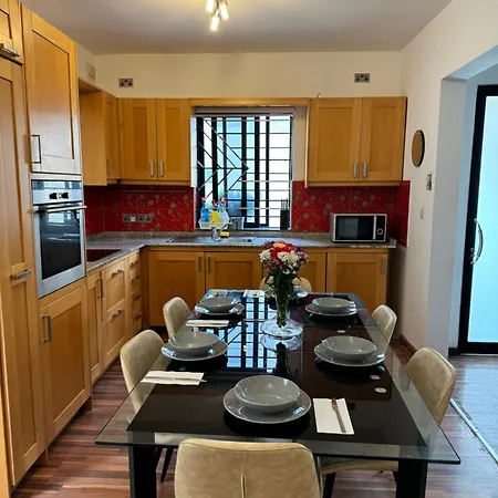 Modern With Large Balcony In Spinola Daire *