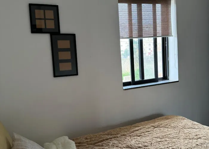 Modern With Large Balcony In Spinola *